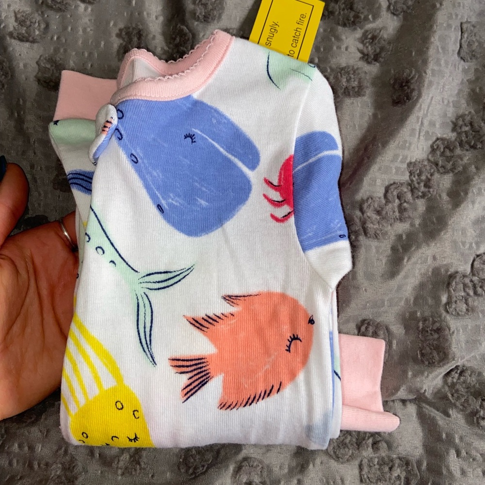 Carter’s 2T onesie